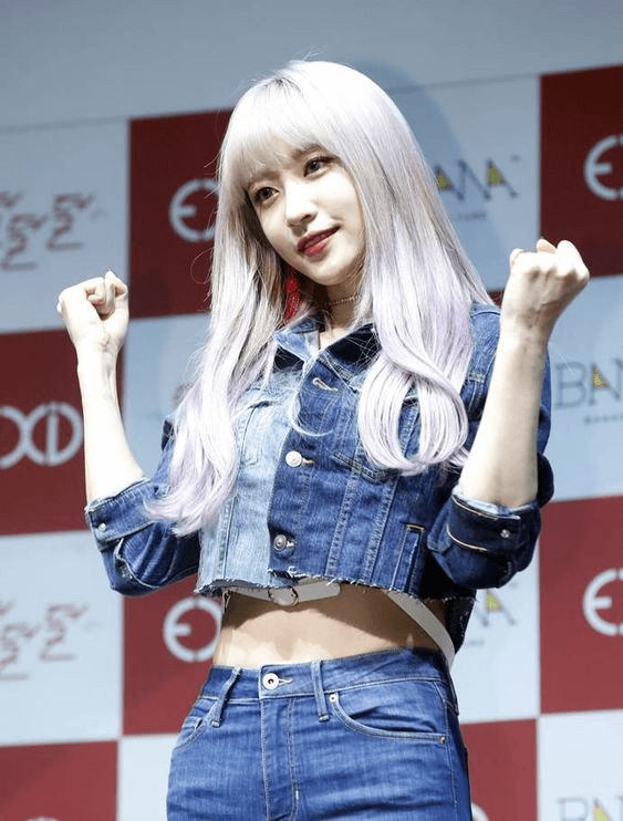 Hani of EXID wearing denim jacket and pants